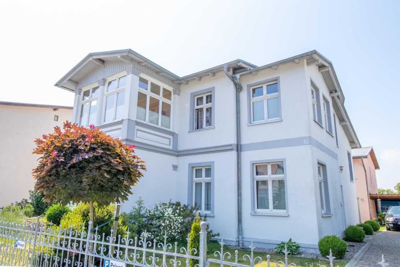 Ferienwohnungen Villa Vedro 치노비츠 외부 사진